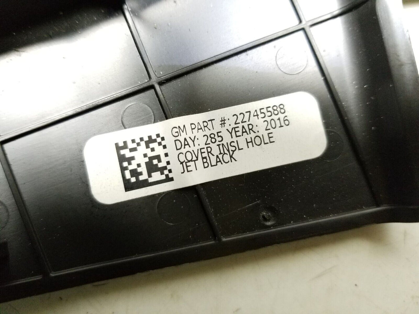 2013 - 2018 Cadillac Ats Under Dash Cover Passenger Side Right 22745588 OEM