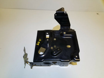 16 17 18 19 Nissan Rogue Battery Tray Holder OEM 36k