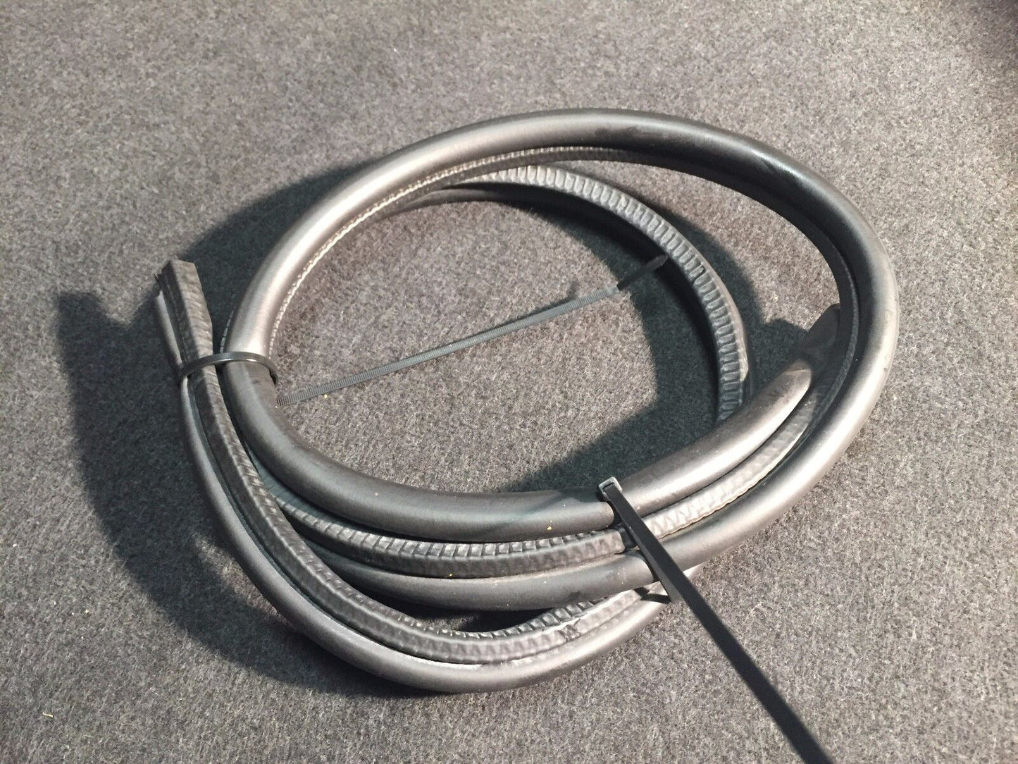 02 03 04 05 BMW 745i 745li E65 E66 Hood Weatherstrip Seal OEM