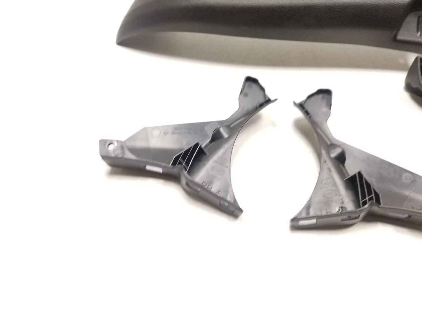 20 21 22 Hyundai Venue Front Passenger Seat Headrest Guide Sleeve W/ Trim OEM