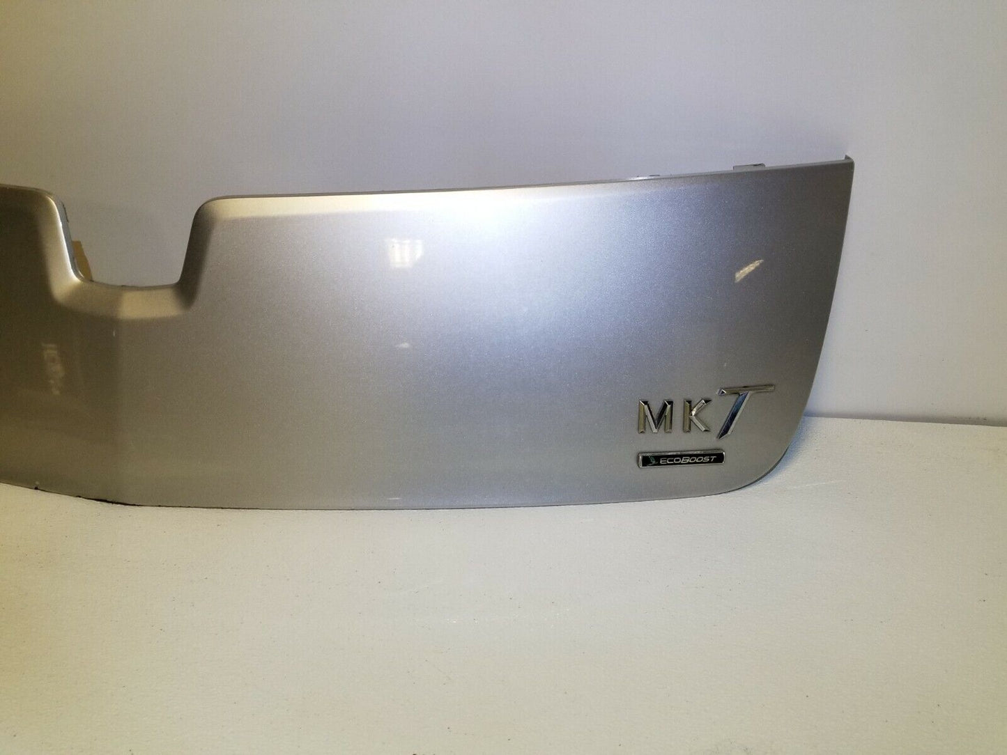 10 11 12 Lincoln MKT Trunk Tailgate Trim Molding OEM