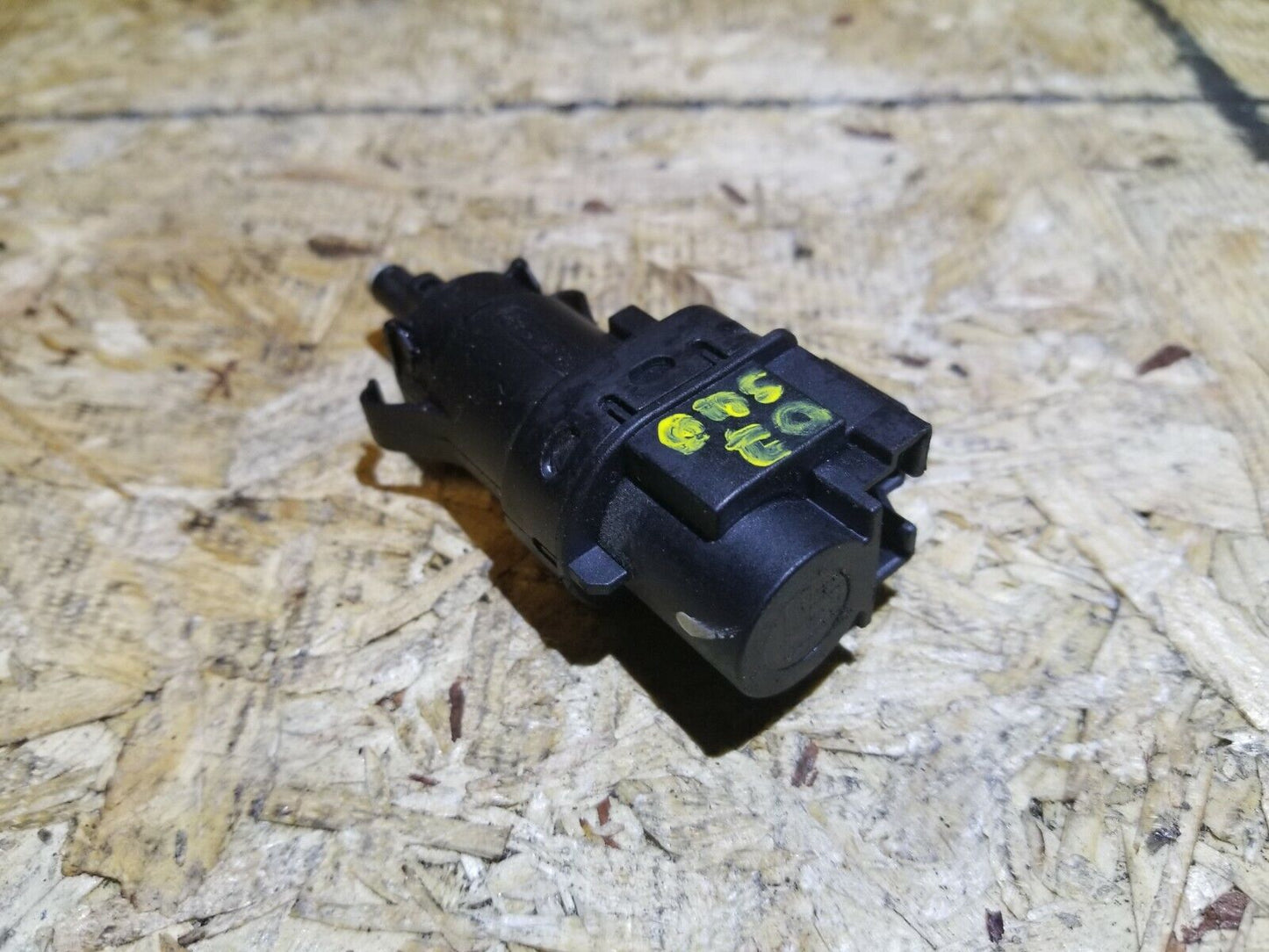 05 06 07 08 09 Volvo S40 Hood Ajar Anti Theft Switch OEM