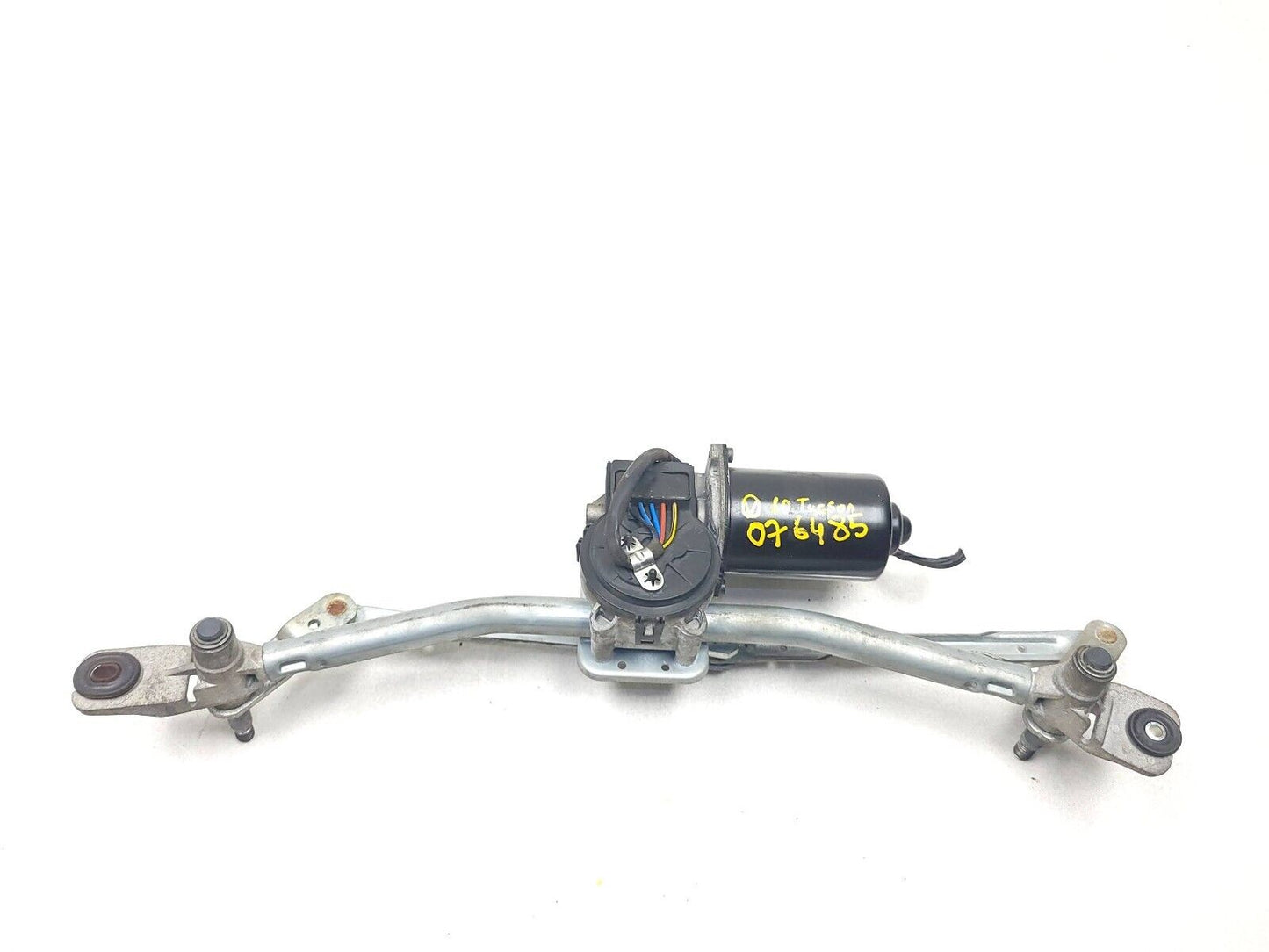 2010 - 2015 Hyundai Tucson Windshield Wiper Motor W/ Linkage OEM