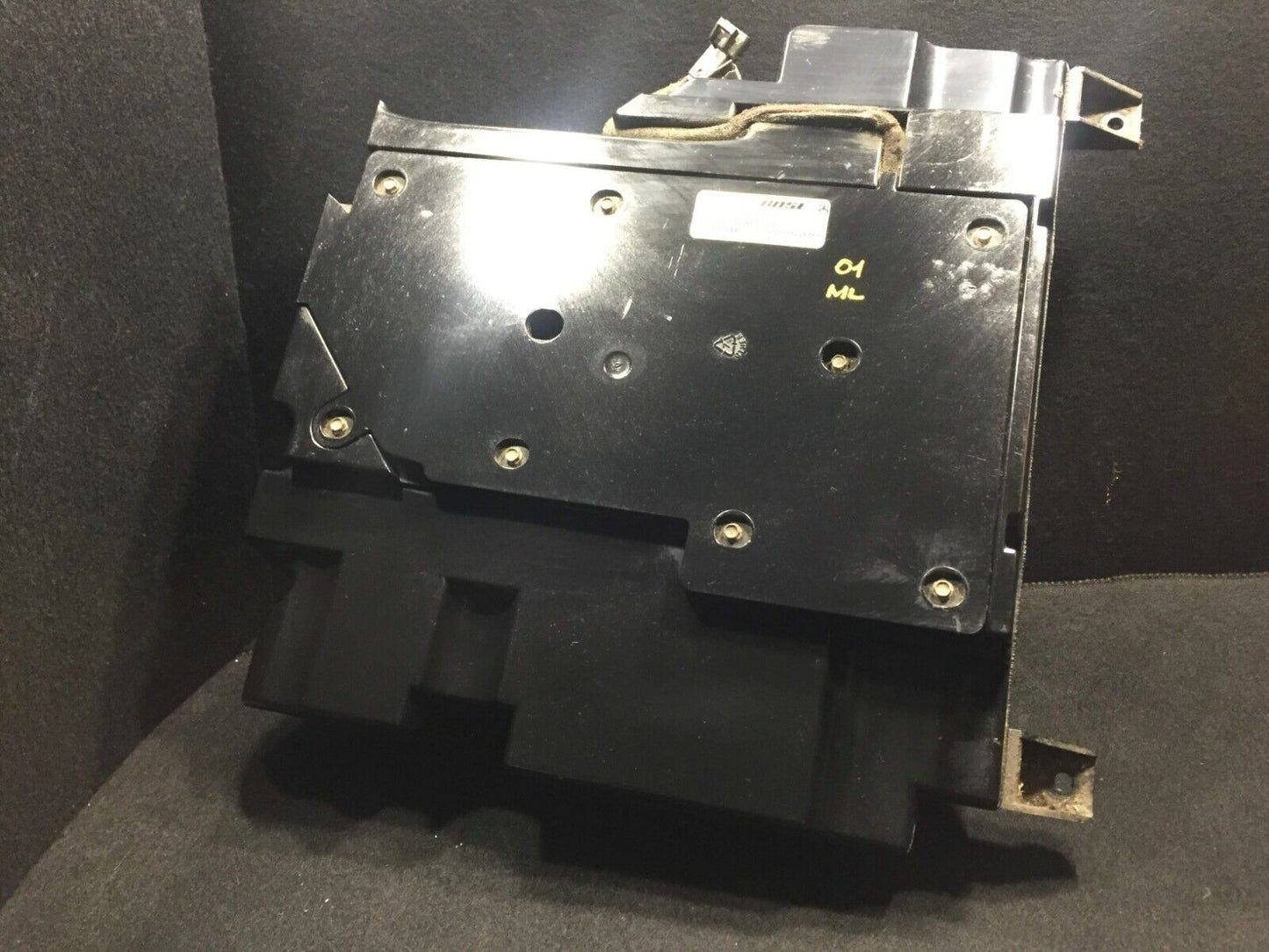 99 00 01 02 03 Mercedes W163 Audio Sound System Subwoofer Box Assembly OEM D34