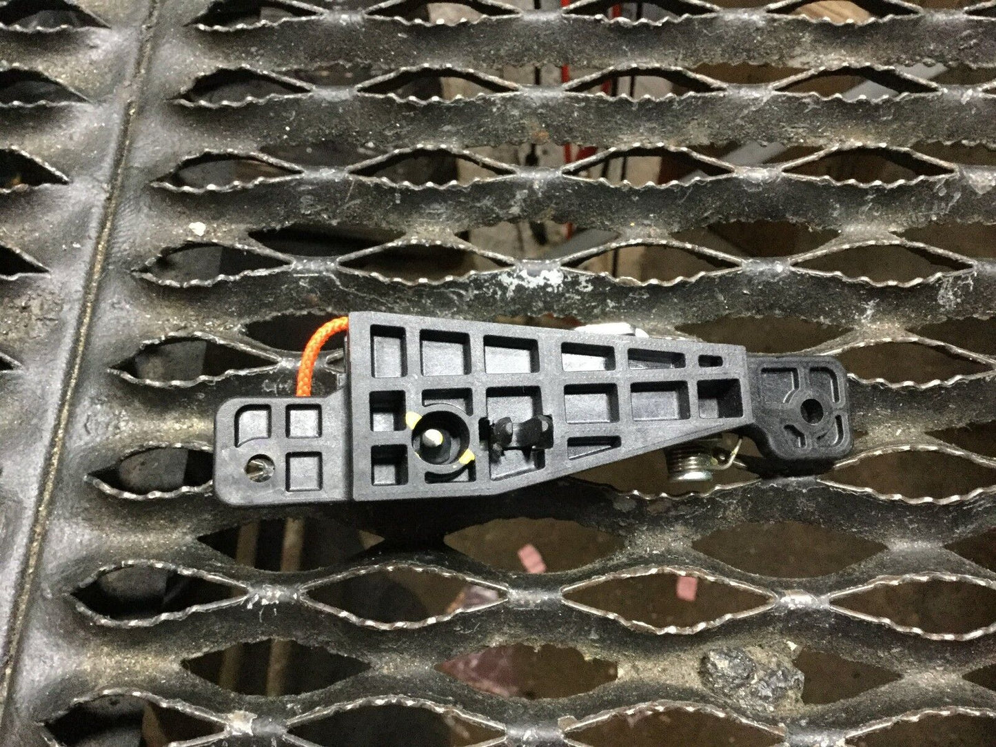 15 16 17 Chrysler 200 Gas Fuel Tank Door Lid Lock Actuator OEM