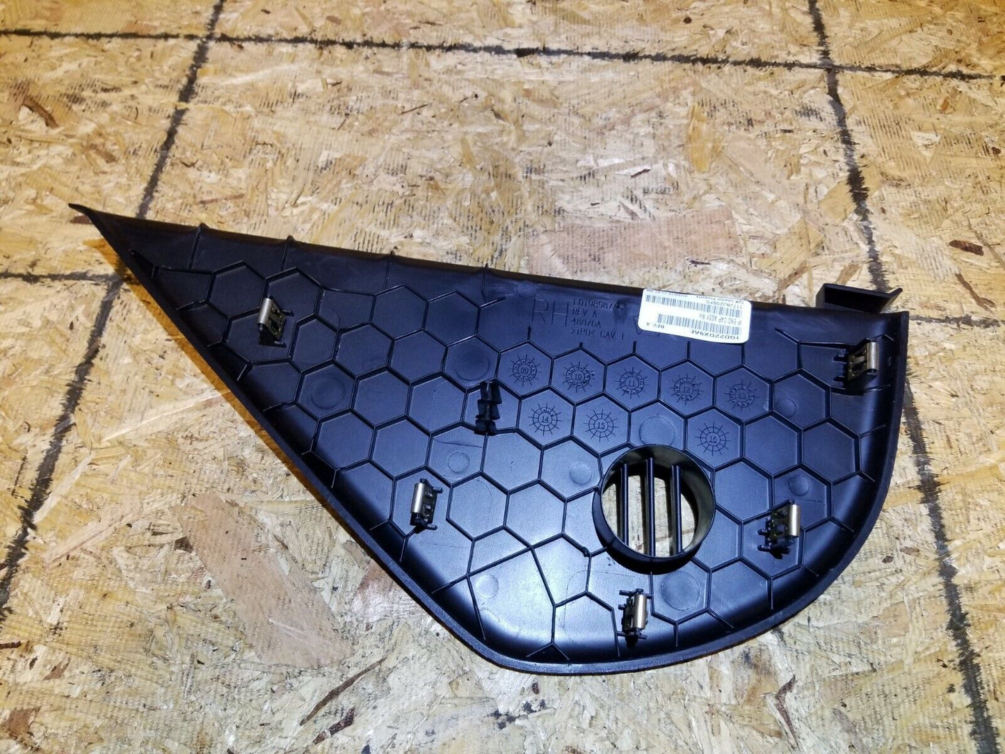 12 13 14 15 16 17 Chrysler 300 Dash End Cap Trim Right Pass Side OEM