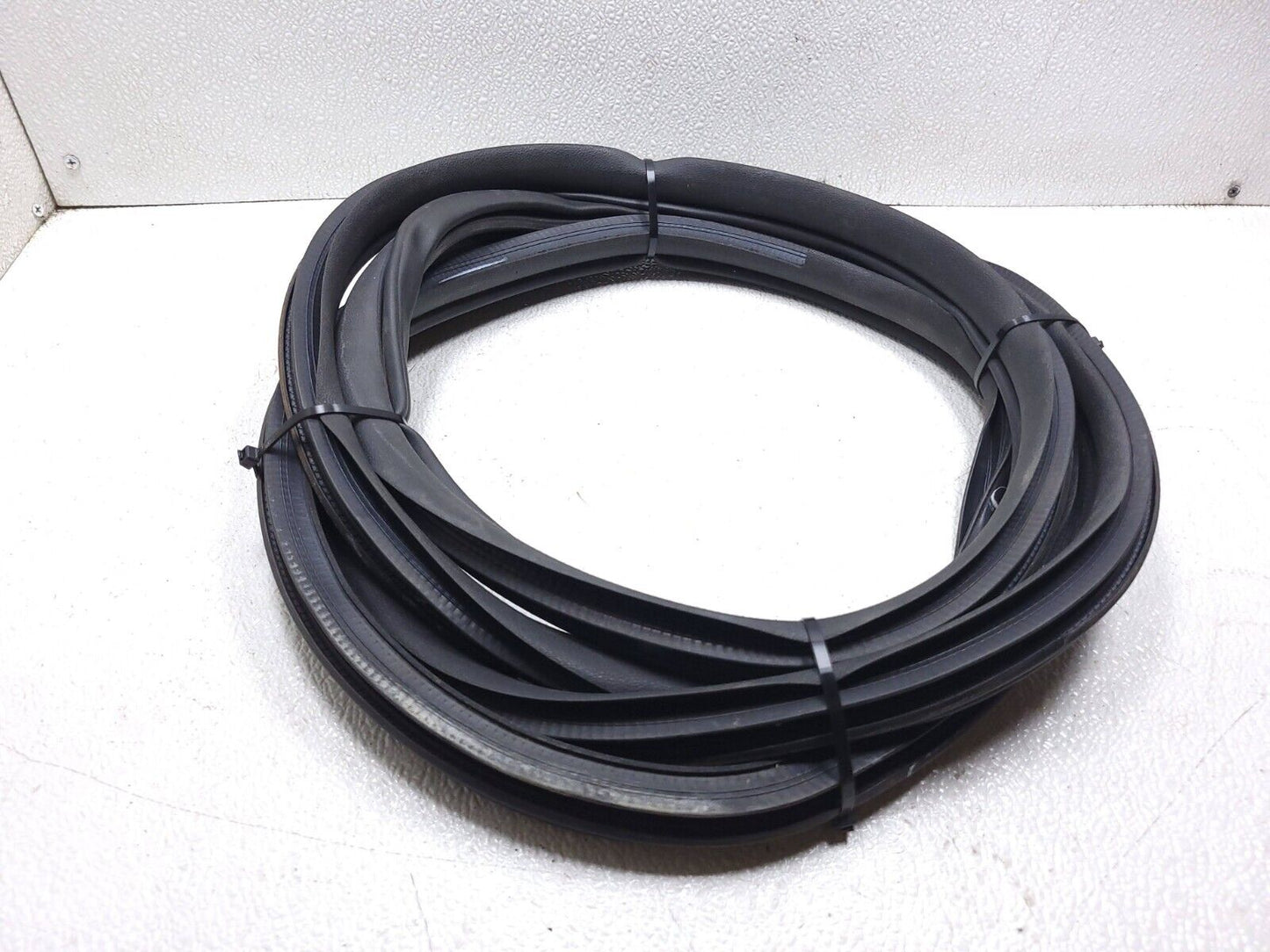 18 19 20 21 22 Honda Odyssey Door Weatherstrip Seal Rear Rigth Pass Side OEM