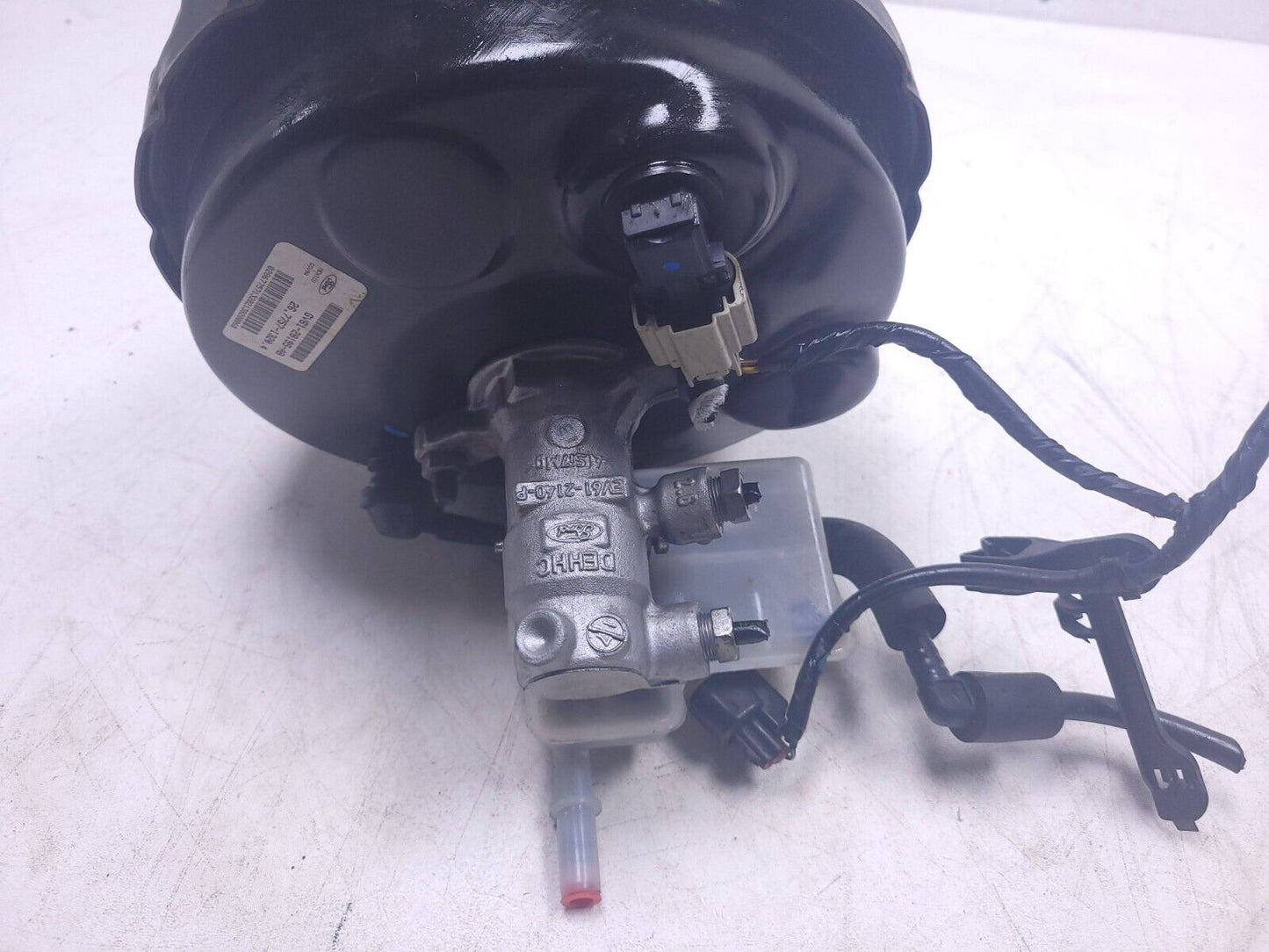 17 18 19 Ford Escape Power Brake Booster W/ Master Cylinder 1.5l OEM