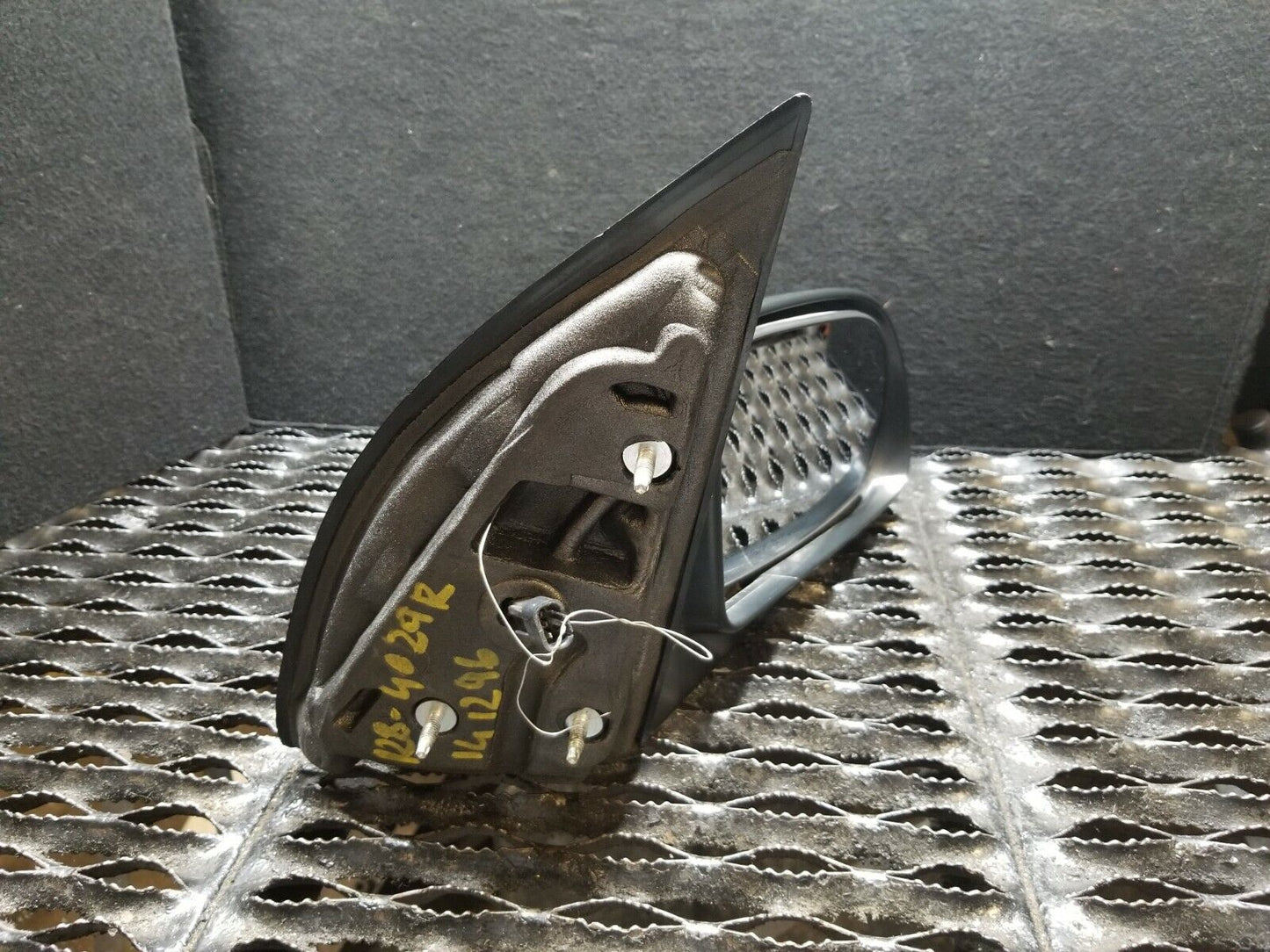 05 2005 Chevrolet Equinox Passenger Right Door Side View Mirror OEM  #118