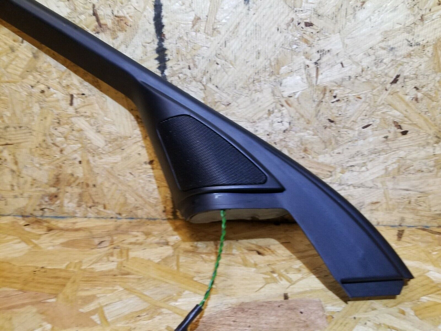 04 05 06 07 BMW 530xi E60 Front Door Trim Window Chanel Driver Side Left OEM