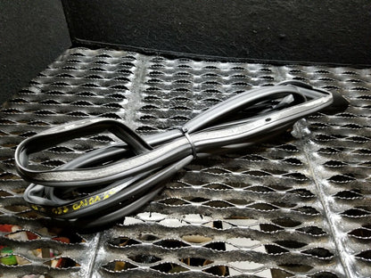 05 06 07 08 09 Volvo S60 Front Right Pass Door Weatherstrip Seal OEM