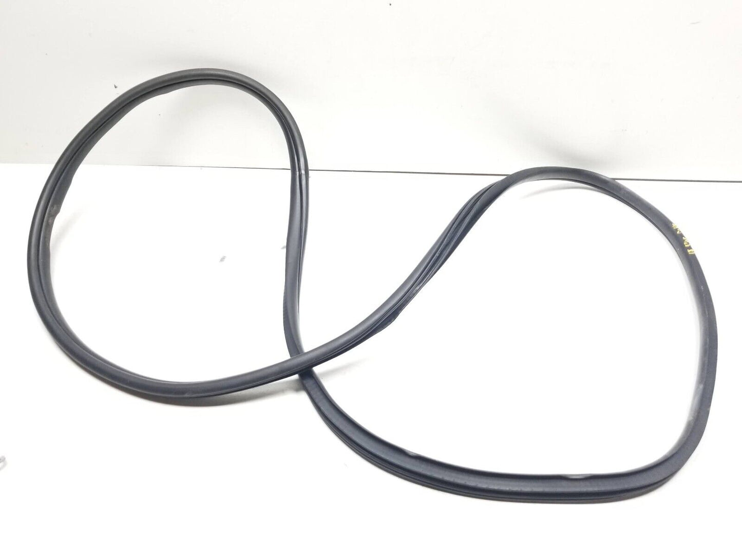 16 17 18 19 20 Dodge Durango Rear Left Driver Door Weatherstrip Seal OEM