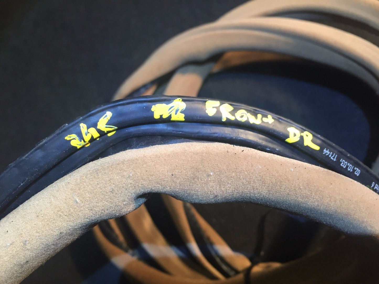 02 03 04 05 BMW 745i E65 Front Left Driver Door Weatherstrip Seal OEM