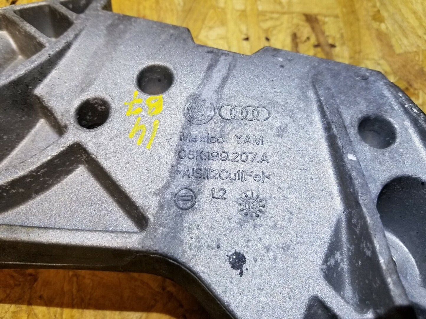 10 11 12 13 14 VW Passat 1.8t Engine Motor Mount Bracket OEM 41k