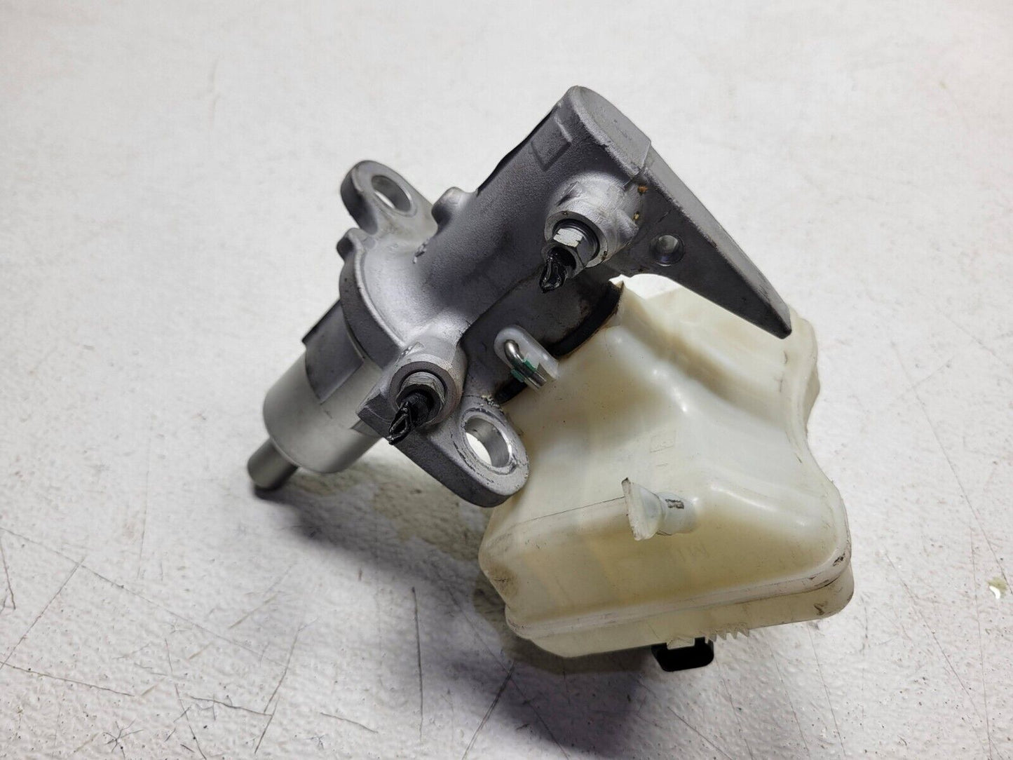 13 14 15 16 Audi A4 S4 Brake Master Cylinder OEM