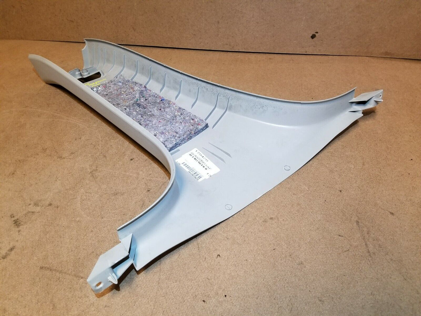 05 06 07 Dodge Magnum Right Passenger Side B Pillar Lower Trim Cover OEM