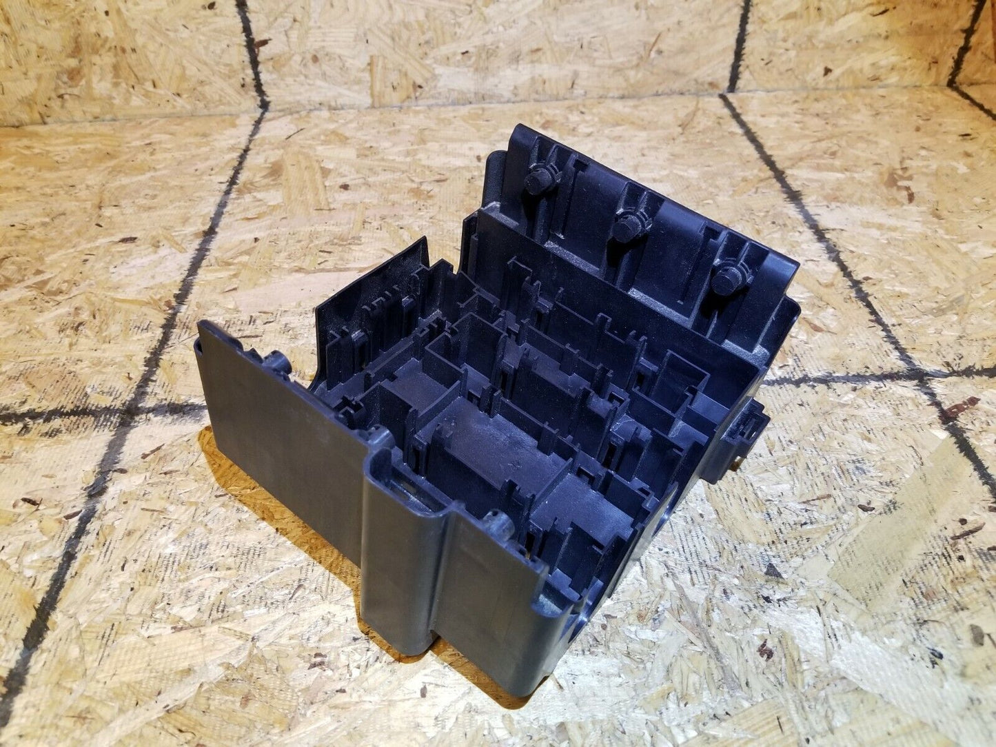 17 18 19 20 Cadillac Xt5 Engine Computer Ecu Bracket OEM 34k