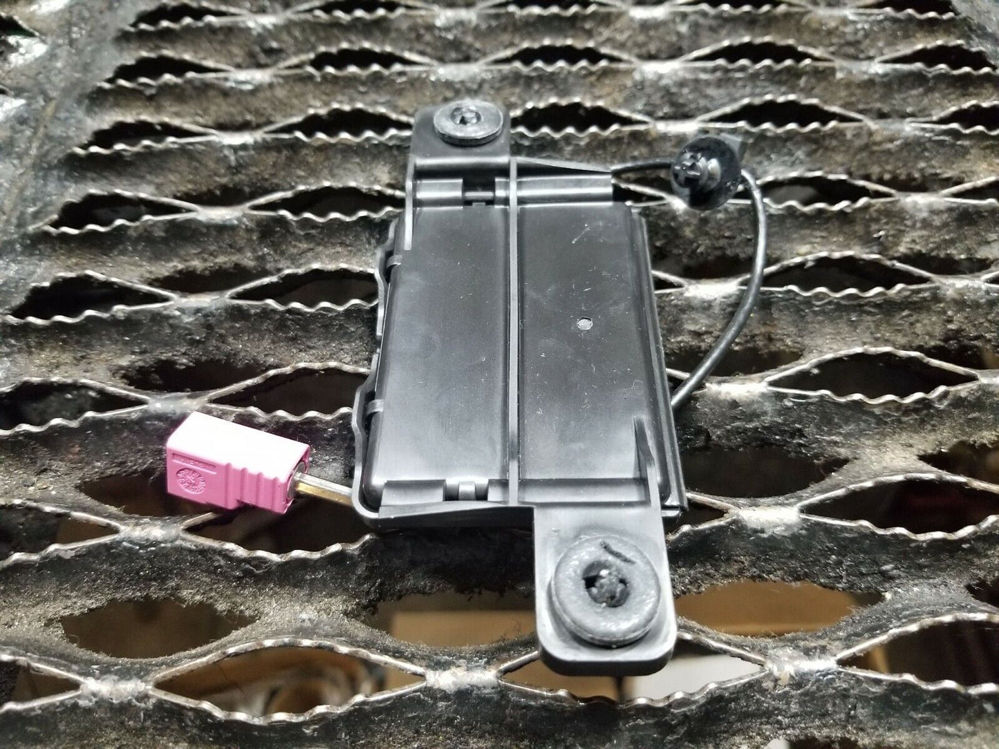 16 17 Dodge Challenger SRT Keyless Entry Antenna 68186558aa OEM 12k Miles