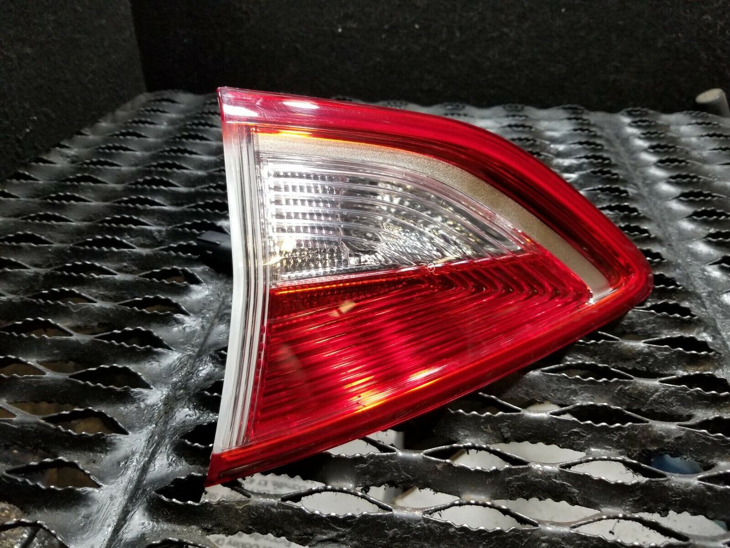 13 14 15 16 Ford Escape Right Passenger Side Inner Tail Light OEM 83k