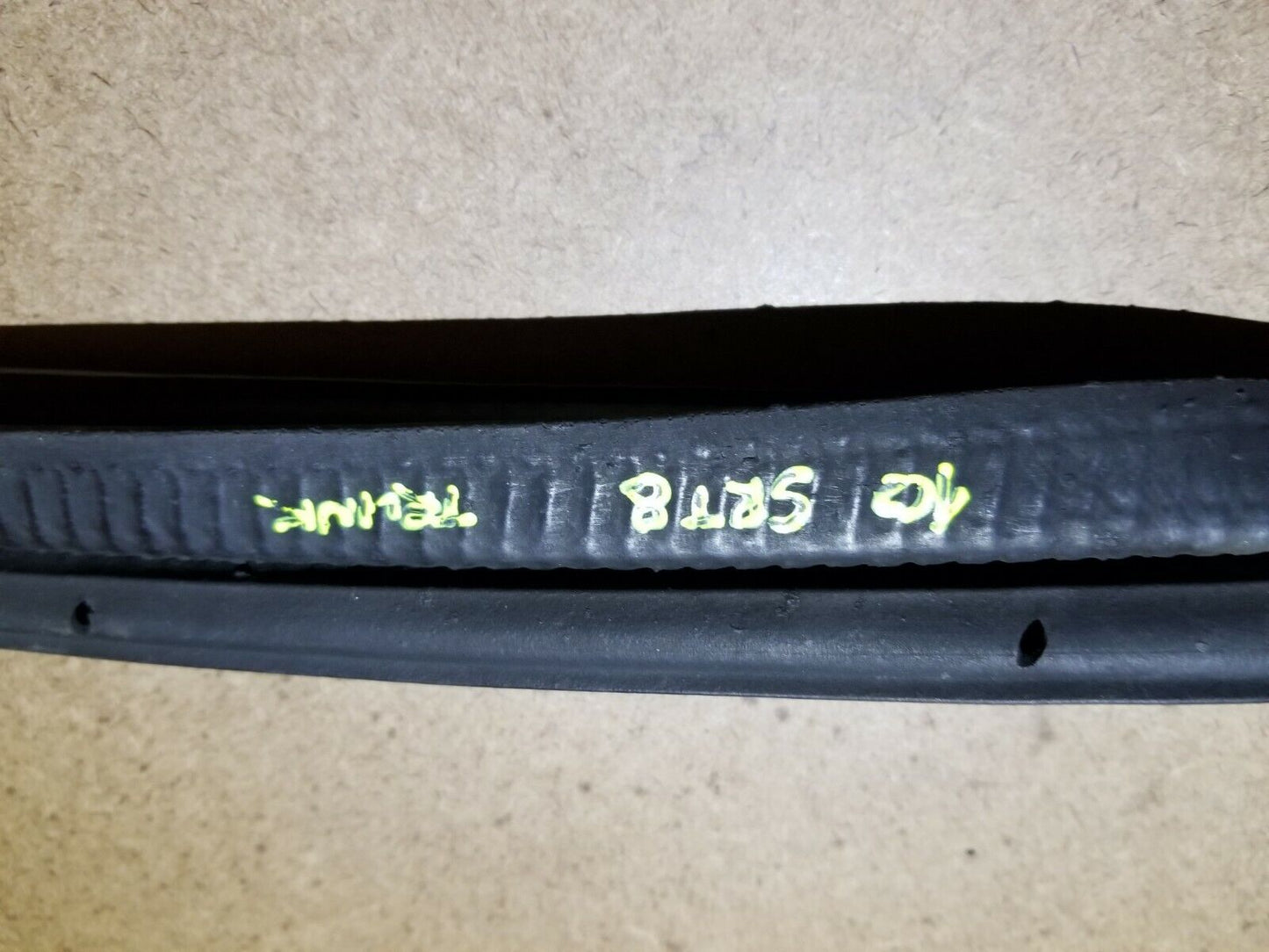 07 08 09 10 Jeep Grand Cherokee Srt8 Trunk Rear Weatherstrip Seal OEM