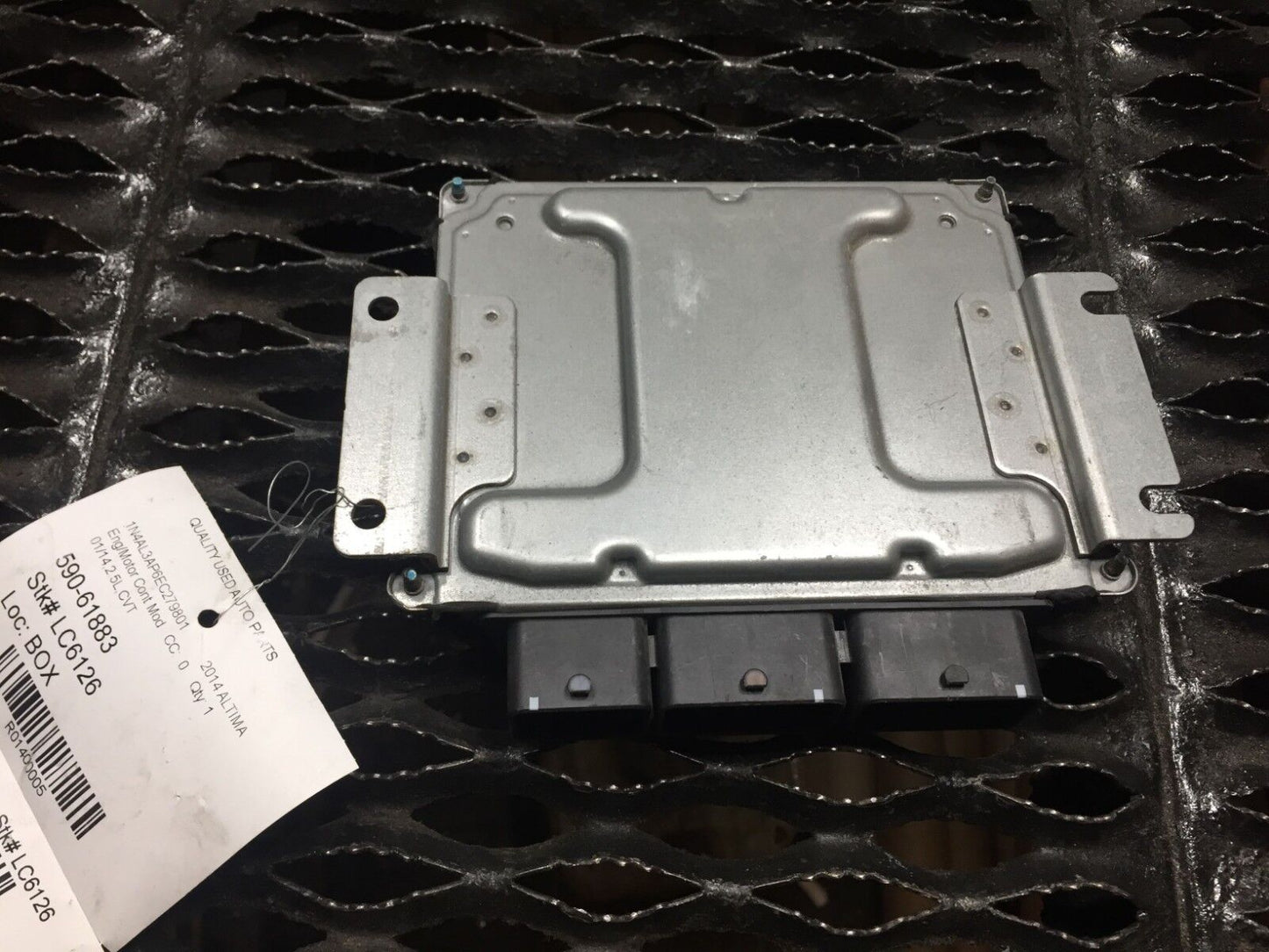 2014 14 Nissan Altima Engine Control Module / Computer  OEM N15 18.000miles