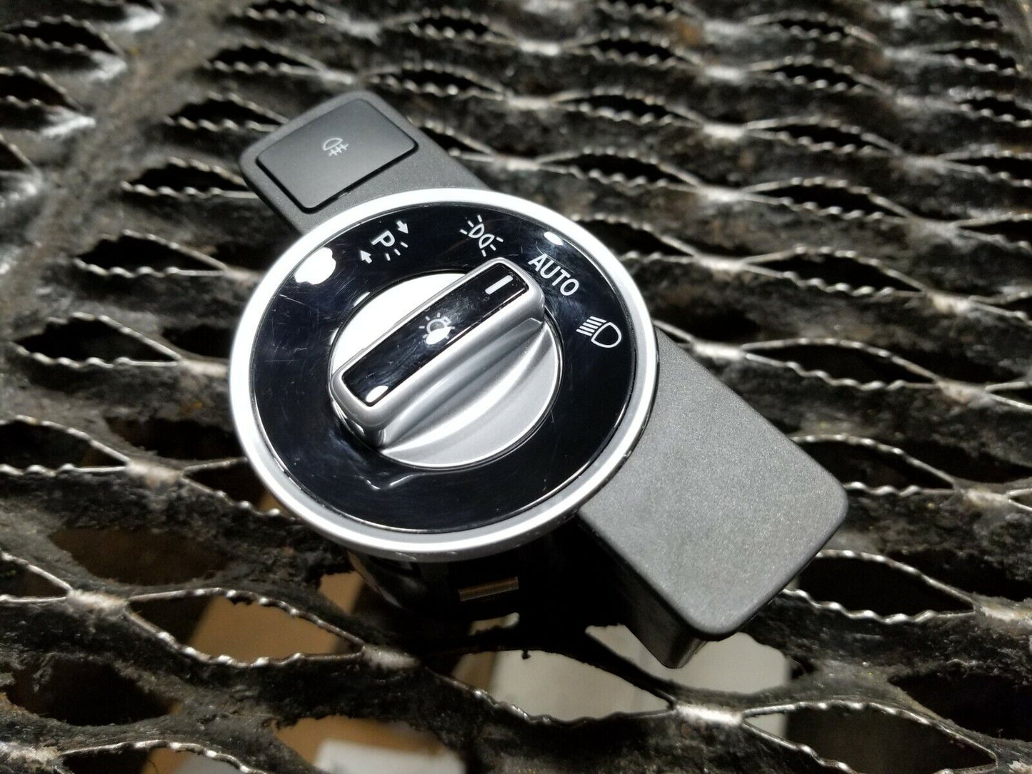 10 11 12 13 Mercedes W212 E350 Headlight Head Lamp Switch OEM
