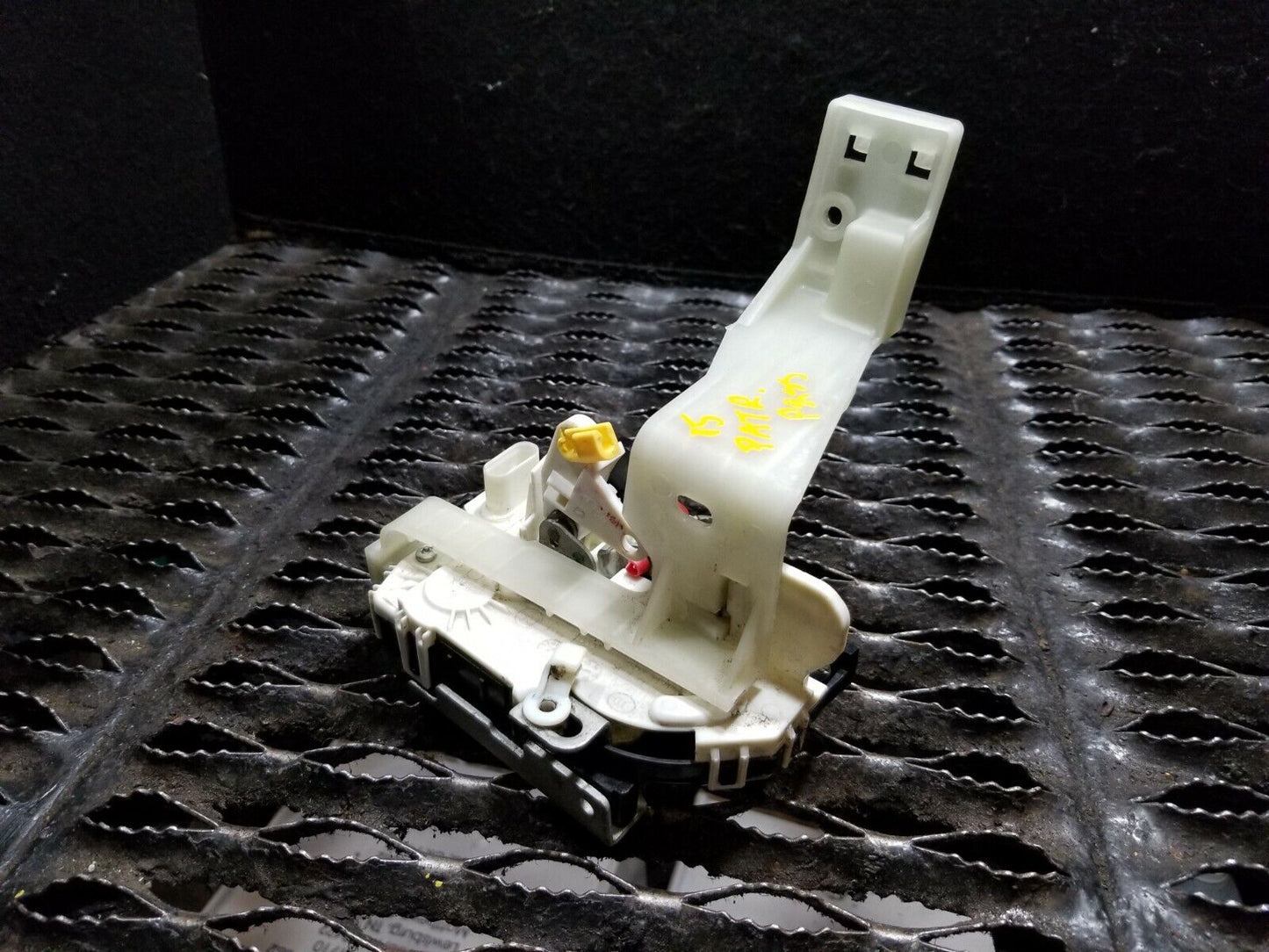 12 13 14 15 16 Jeep Patriot Front Right Pass Door Lock Latch Actuator OEM 54k