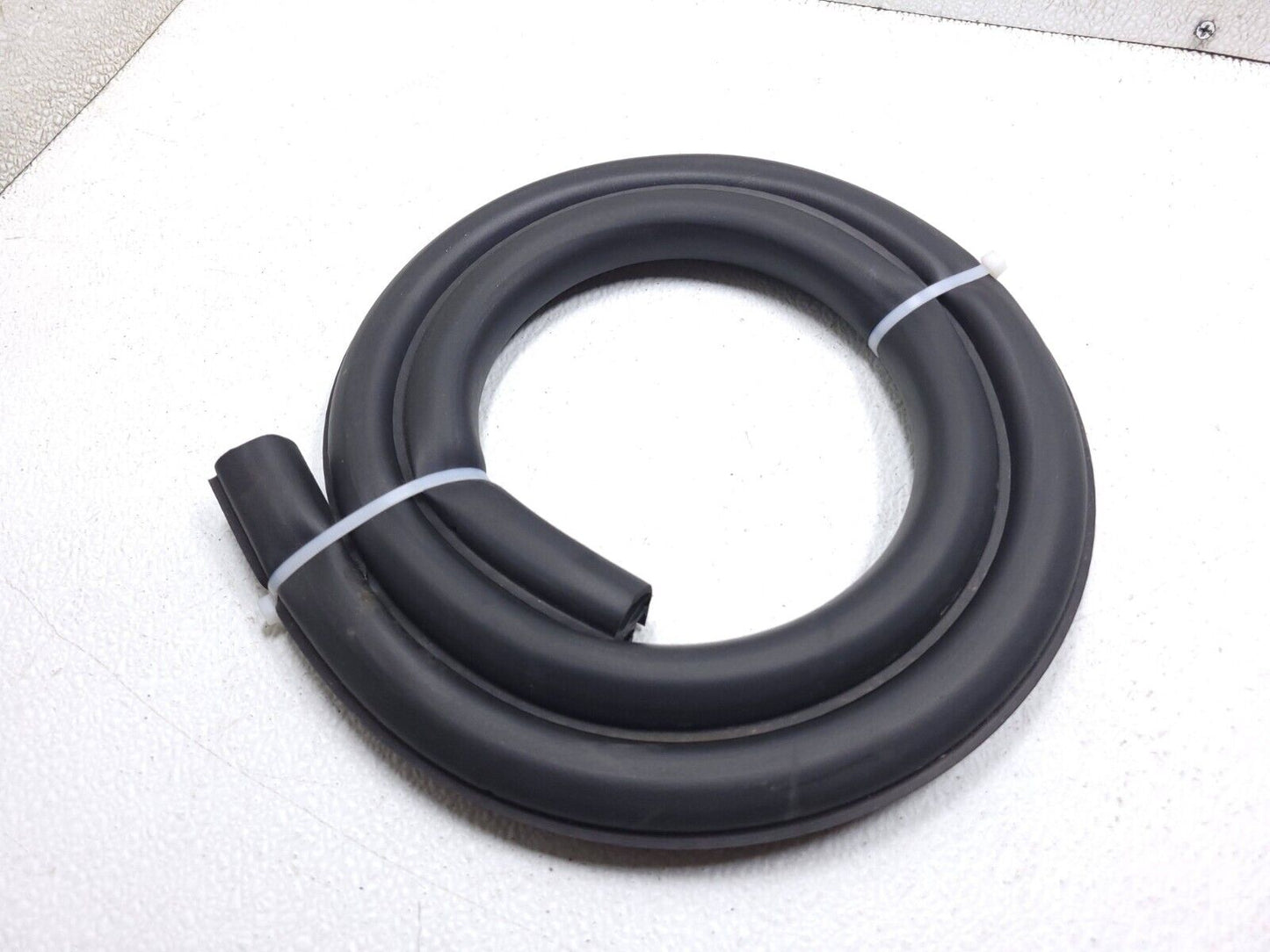 12 13 14 15 16 17 Audi A7 Door Weatherstrip Seal Rear Right Passenger Side OEM