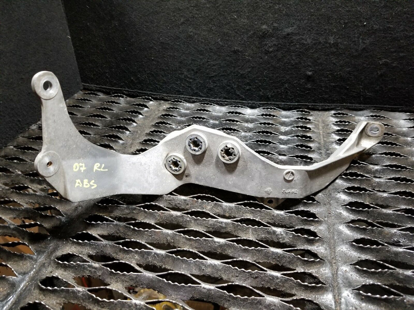 06 07 08 Acura Rl ABS Pump Bracket OEM