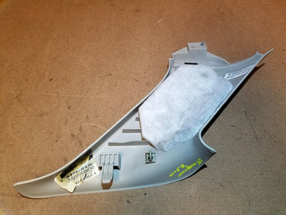 05 06 07 Dodge Magnum Rear Right Passenger Side C Pillar Upper Trim Cover OEM