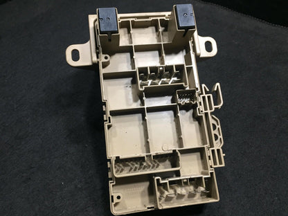 14 15 16 Subaru Forester Fuse Relay Box 82201fj110 OEM 43k