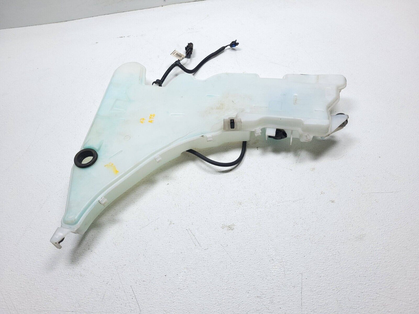 2013 - 2018 Cadillac Ats Windshield Washer Fluid Reservoir Tank 23274517 Oem✅