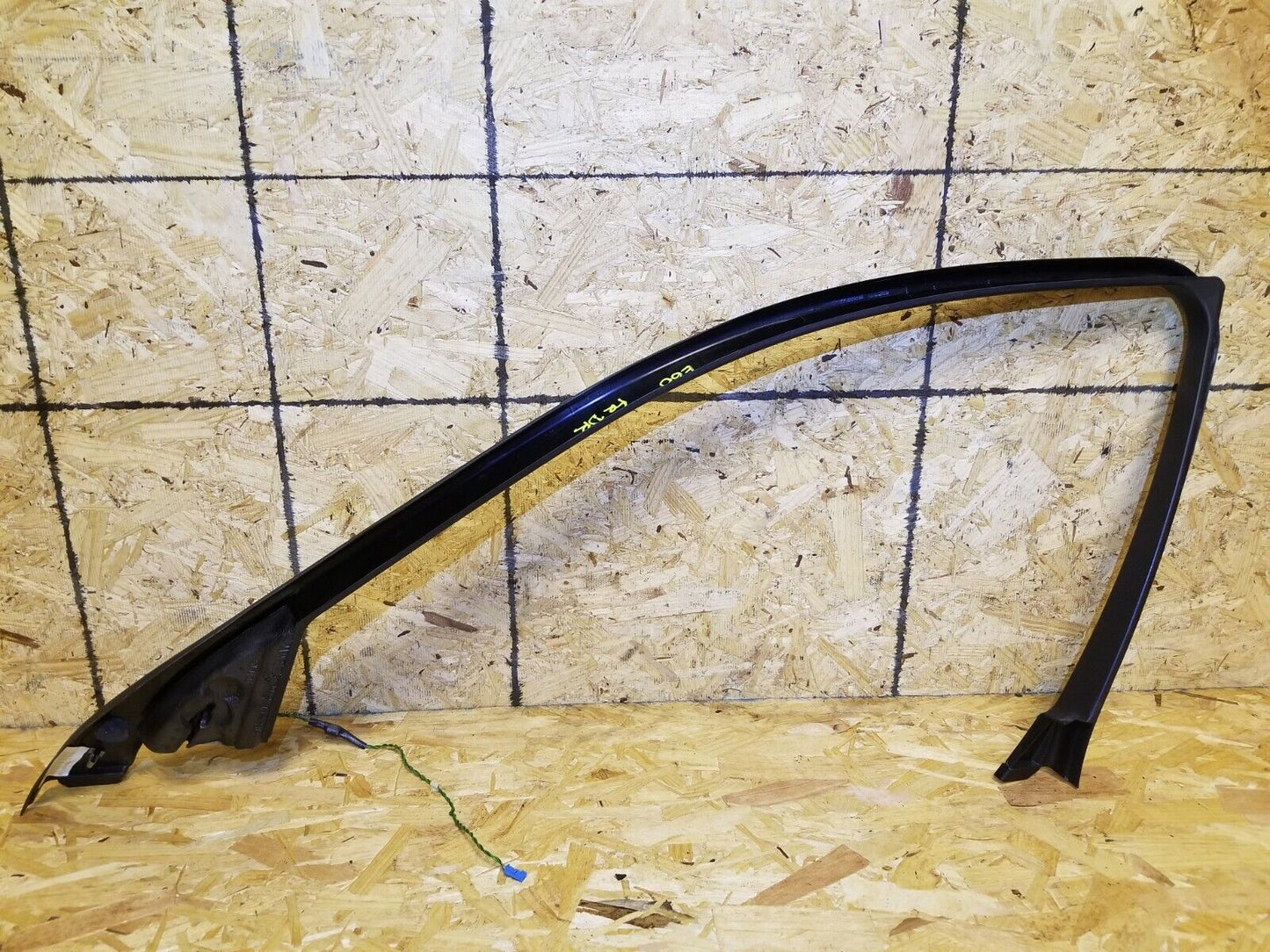 04 05 06 07 BMW 530xi E60 Front Door Trim Window Chanel Driver Side Left OEM