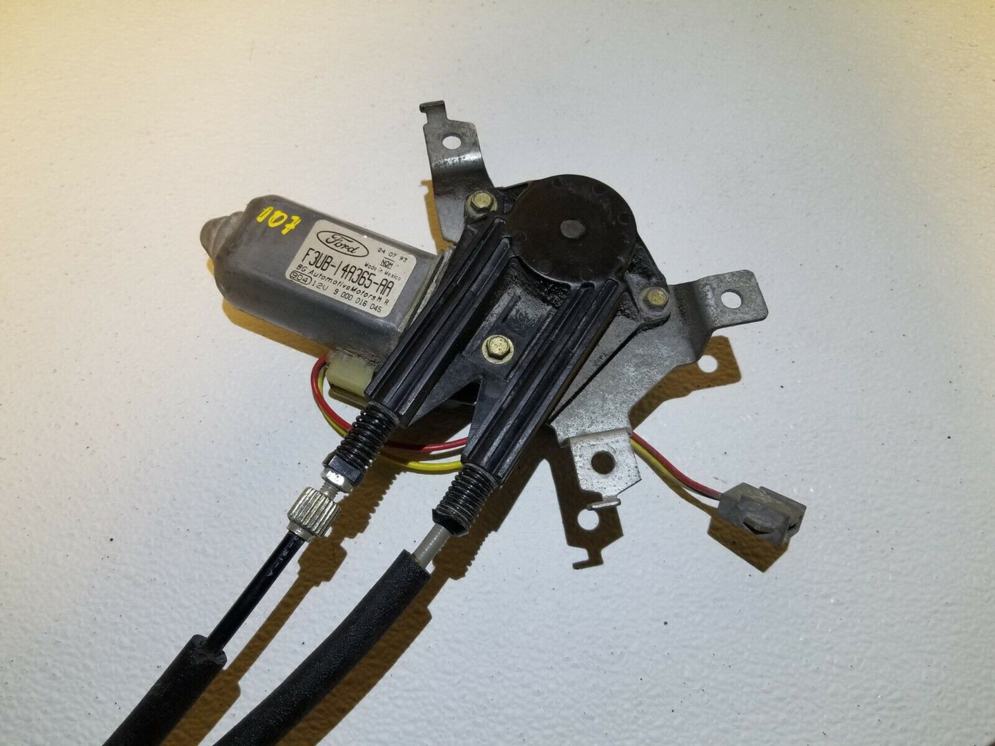 97 1997 Ford E150 Gulf Stream 5.8l Right Front Window Regulator Motor OEM #107