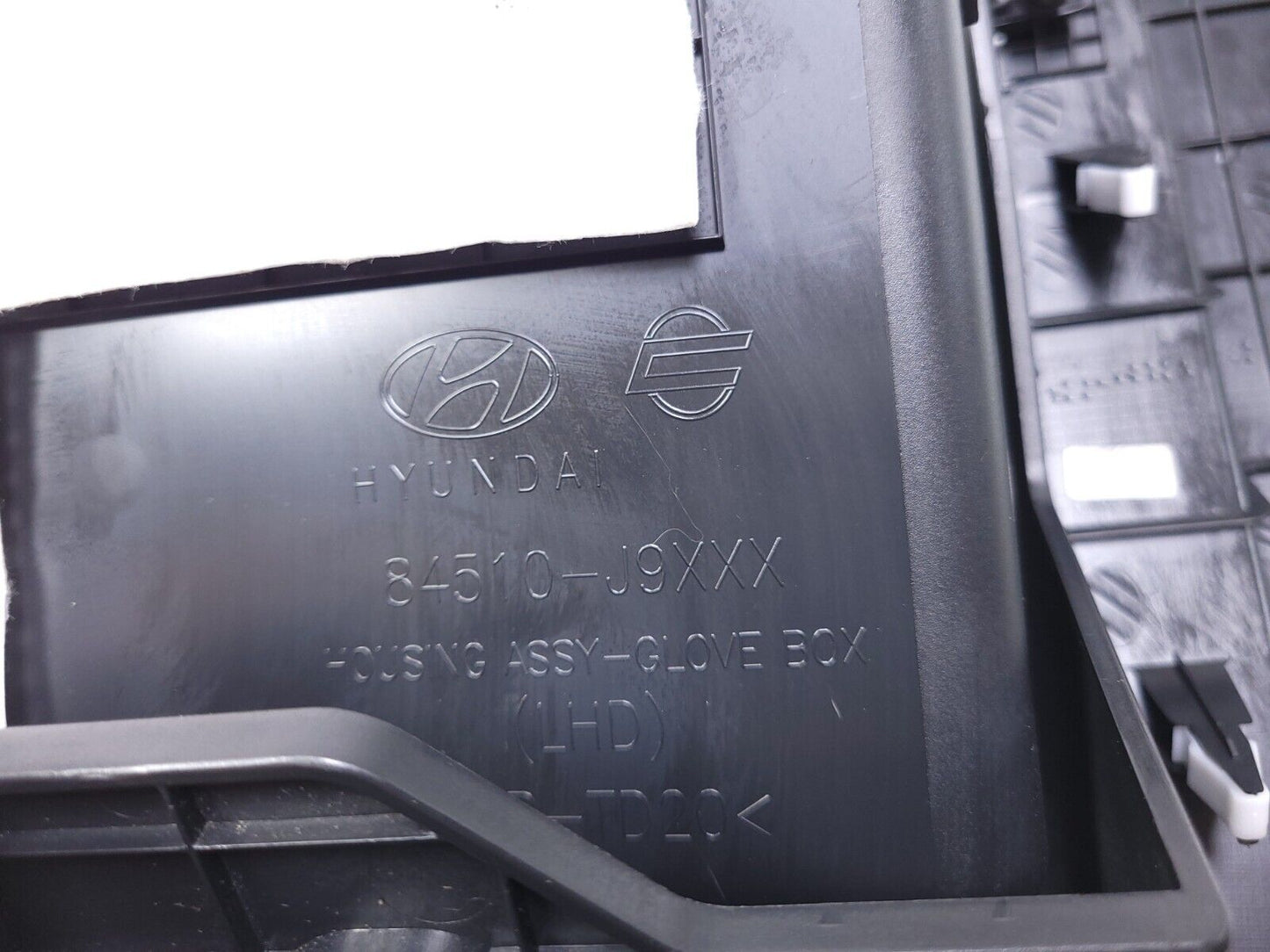 18-21 Hyundai Kona Glove Box OEM 29k Miles