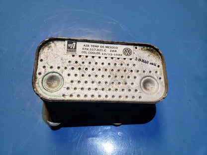 12 13 14 Volkswagen Passat 2.5l Engine Oil Cooler 07k.117.021.c OEM