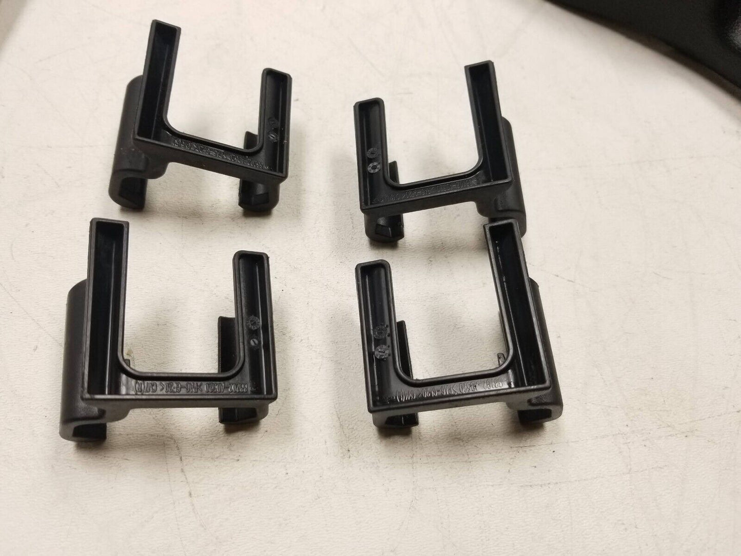 20 21 22 Hyundai Venue Front Passenger Seat Headrest Guide Sleeve W/ Trim OEM