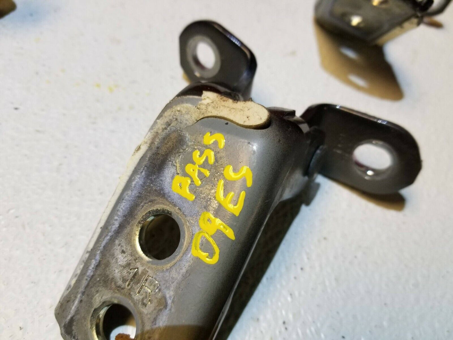 07 08 09 Lexus ES350 Right Passenger Side Door Hinge OEM