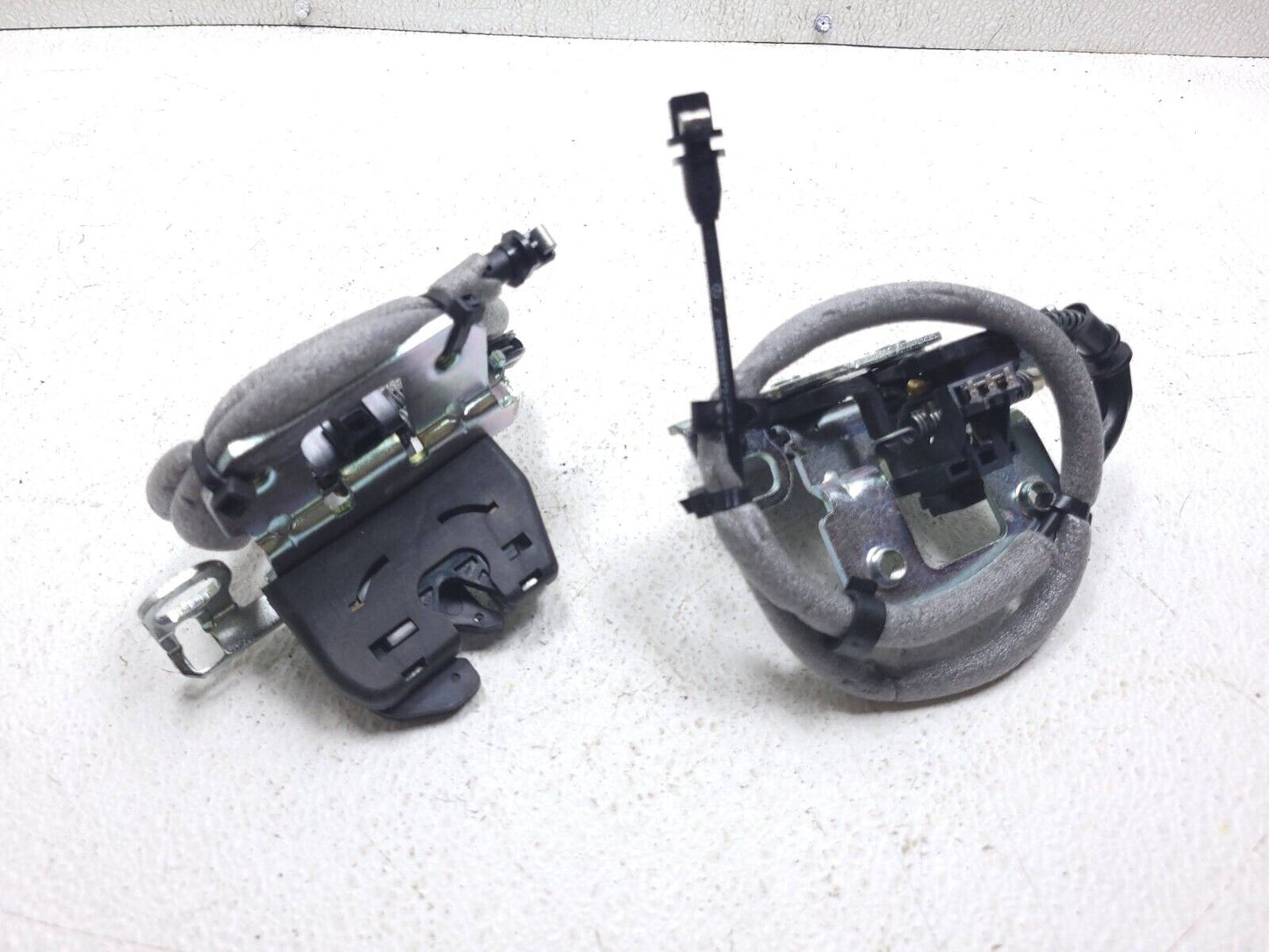 11 - 16 Mercedes E350 W212 Rear Folding Seat Lock Latch Actuator Pair OEM