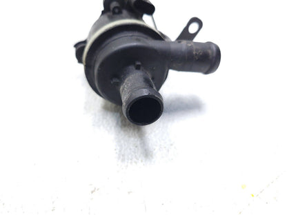 2016 - 2018 Cadillac Ats Auxiliary Coolant Water Pump 23208583 2.0t OEM