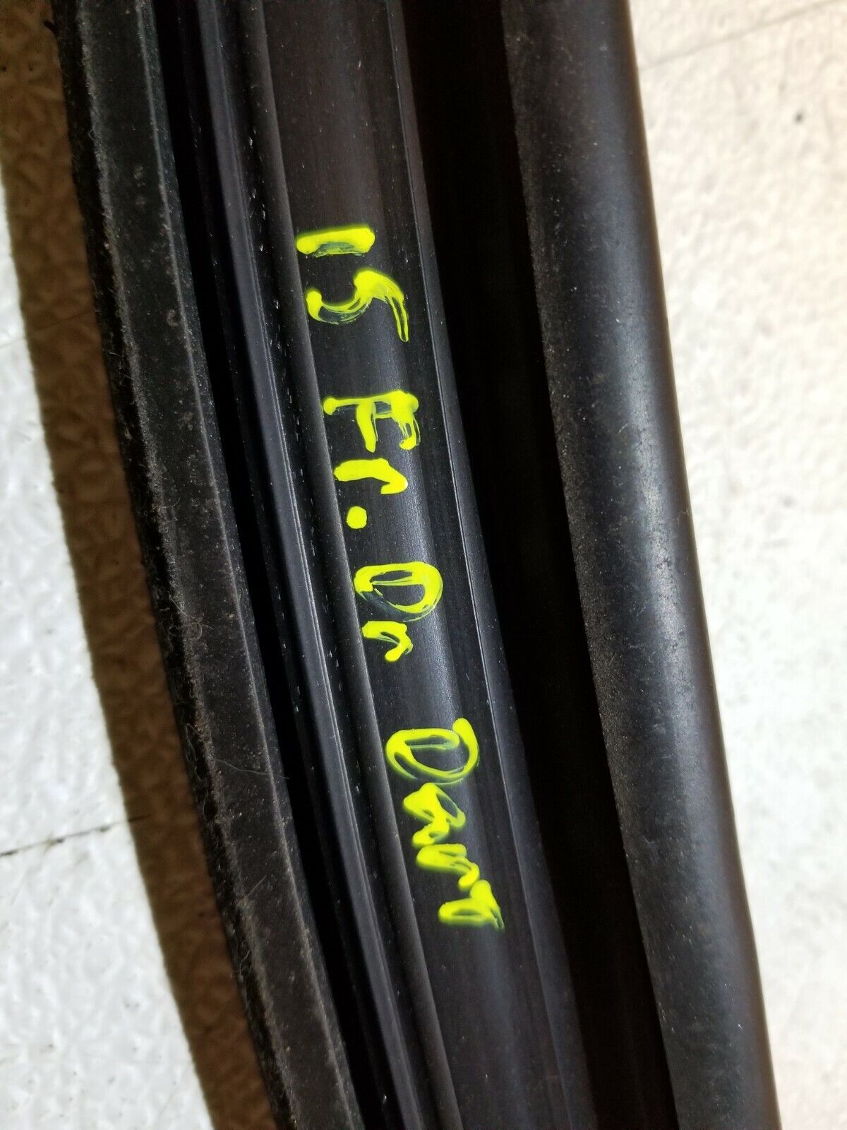 13 14 15 16  Dodge Dart Front Left Driver Door Run Glass Weather Strip OEM 76k