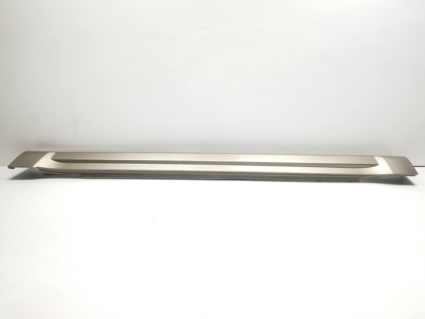 2006 - 2010 Jeep Grand Cherokee Rocker Panel Skirt Molding Right Pass Side OEM