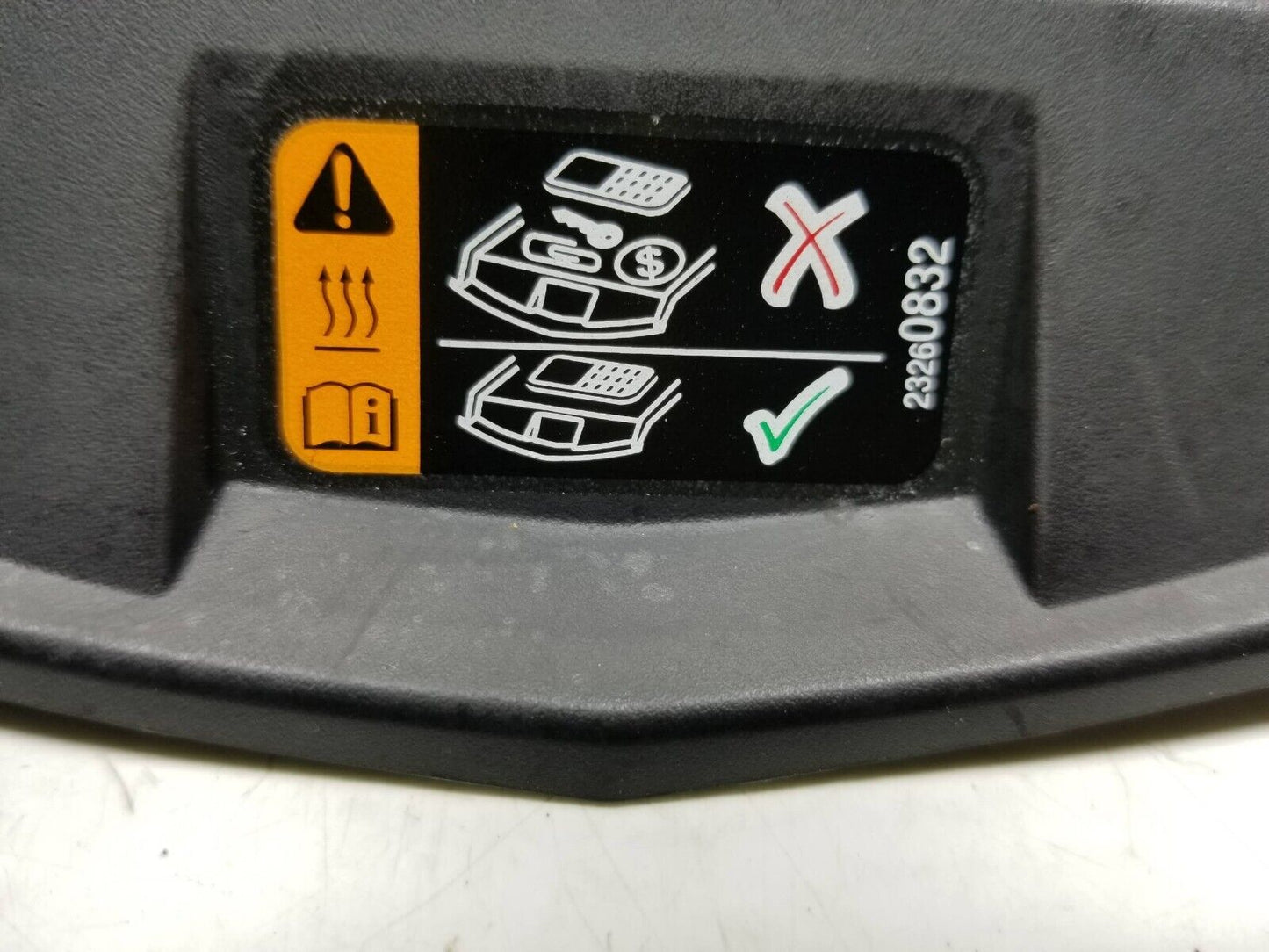 2013 - 2018 Cadillac Ats Dash Dashboard Charging Phone Mat 23260832 OEM