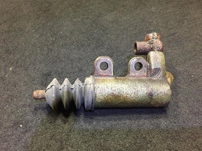 04 05 06 Scion Xa Clutch Slave Cylinder 31470-52011 OEM D18