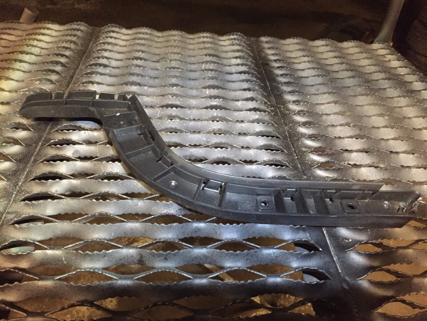 05 06 07 08 09 10 11 Volvo S40 Rear Passenger Side Bumper Bracket Mount OEM