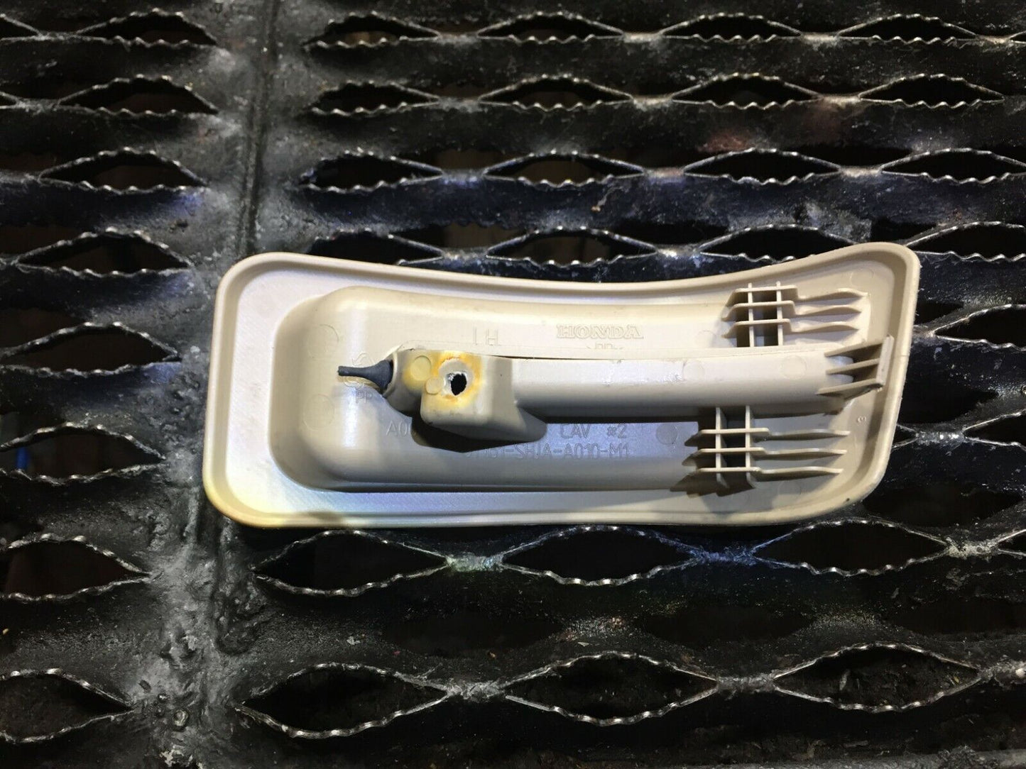 08 09 10 Honda Odyssey Rear Second Row Left Seat Walk-in Garnich Trim OEM D43