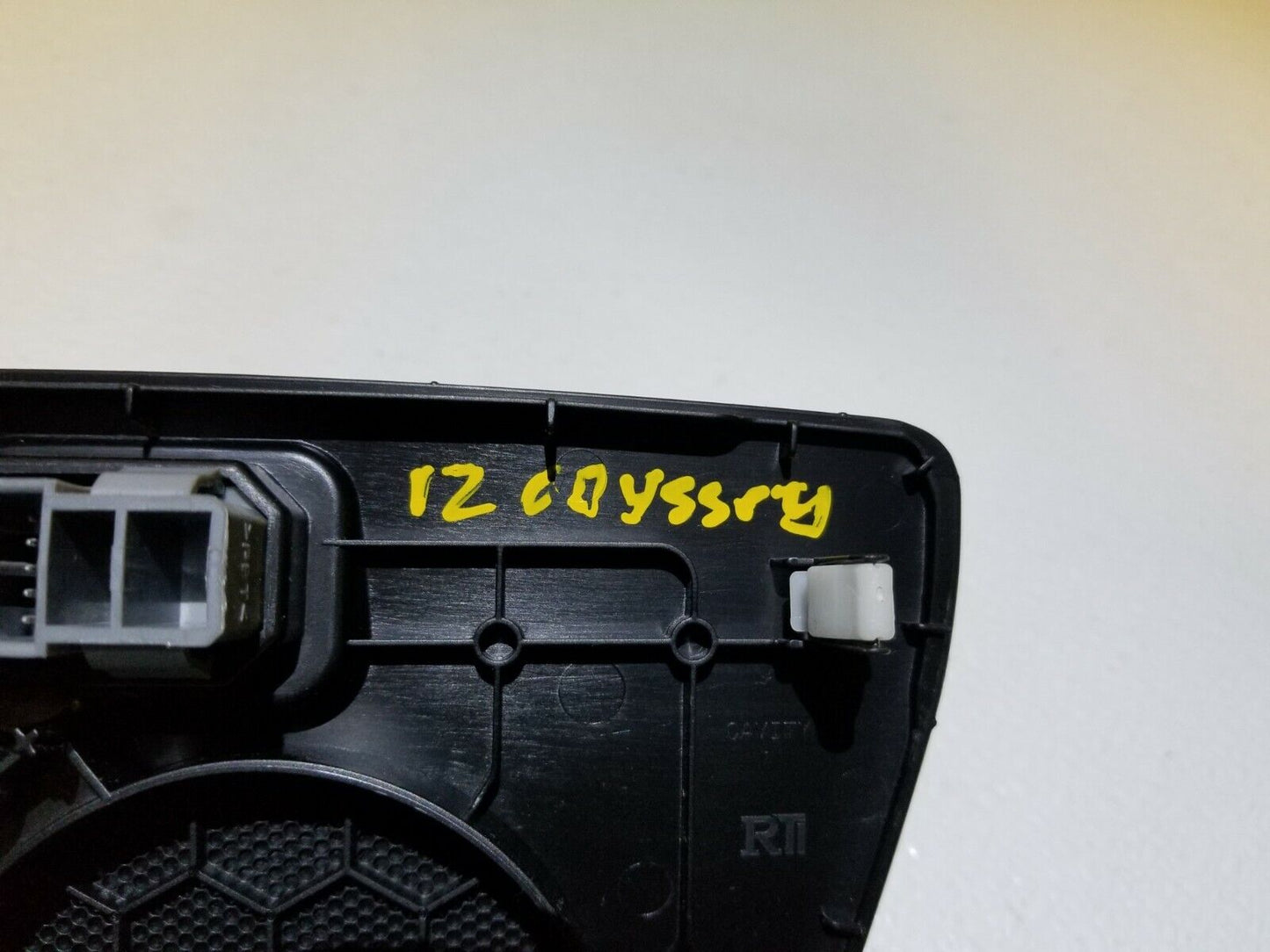 11 12 13 Honda Odyssey Dash Center Speaker Cover OEM