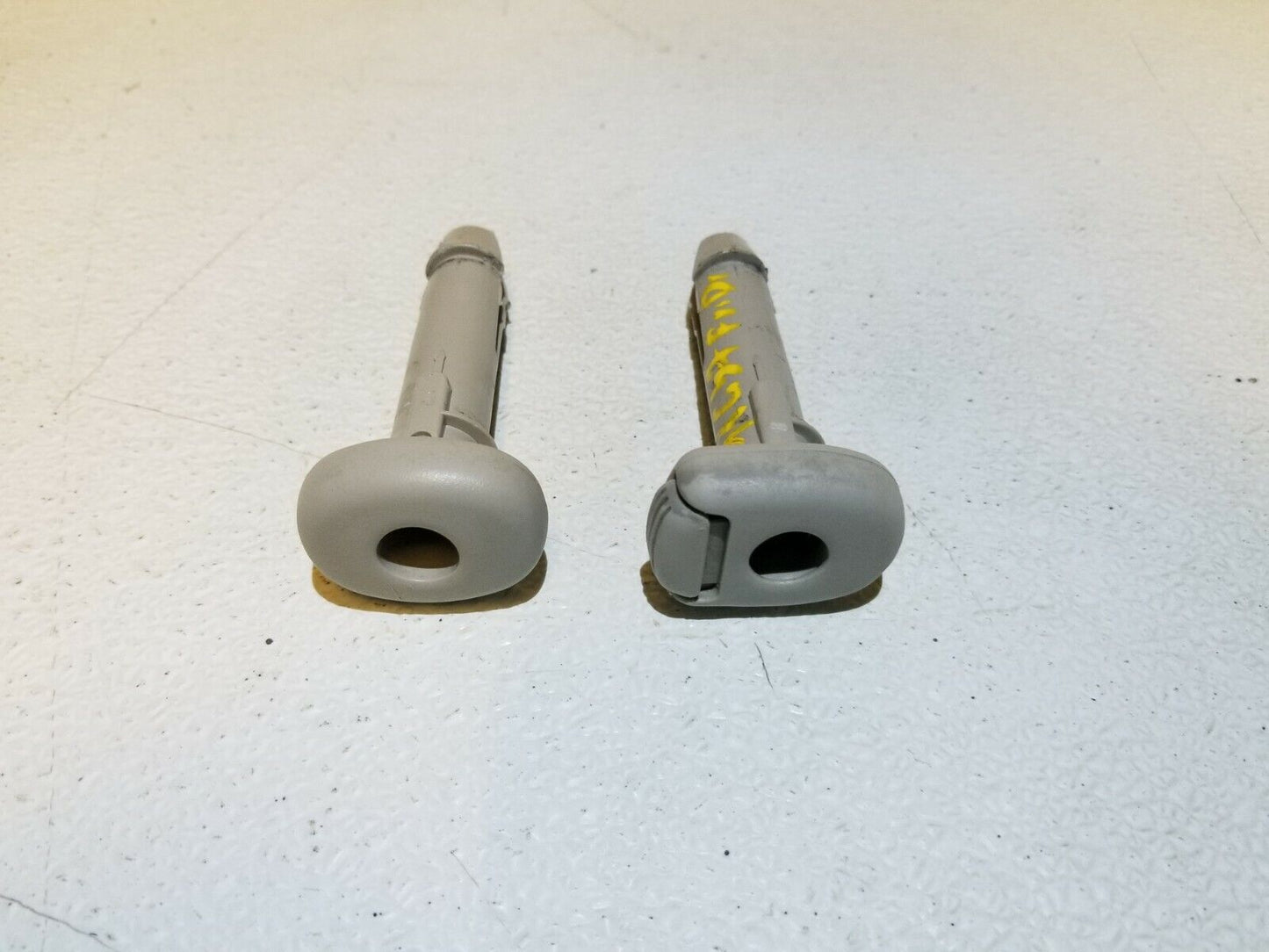 10 11 12 13 Infiniti G37 Coupe Front Driver Seat Headrest Guide Sleeve OEM 99k