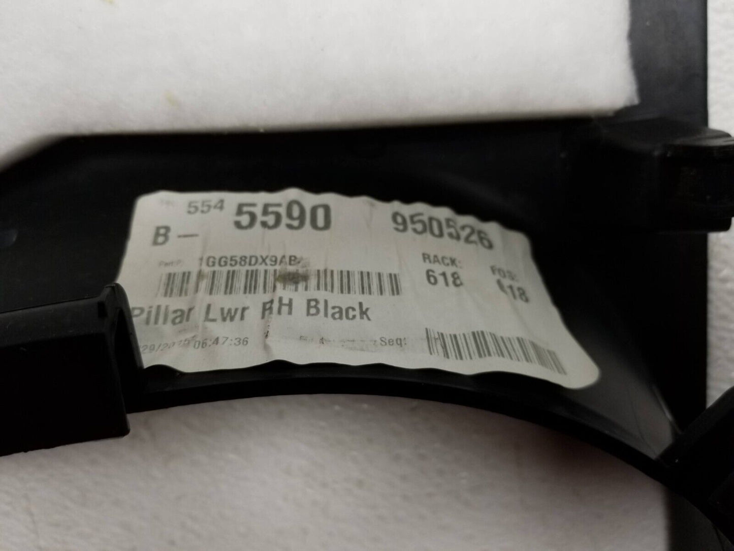 14 15 16 17 Jeep Grand Cherokee Right Passenger B Pillar Lower Trim Cover OEM