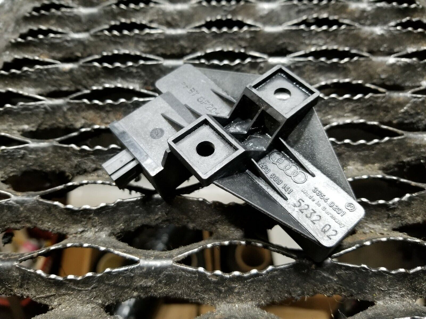 05 06 07 08 Audi A6 C6 Sedan Rear Left Driver Door Keyless Entry Antenna OEM